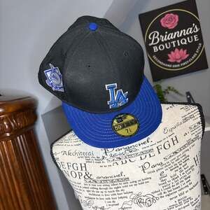 Dodgers Black New Era 59FIFTY size 7 3/8 Hat Fitted LA Silver Trim